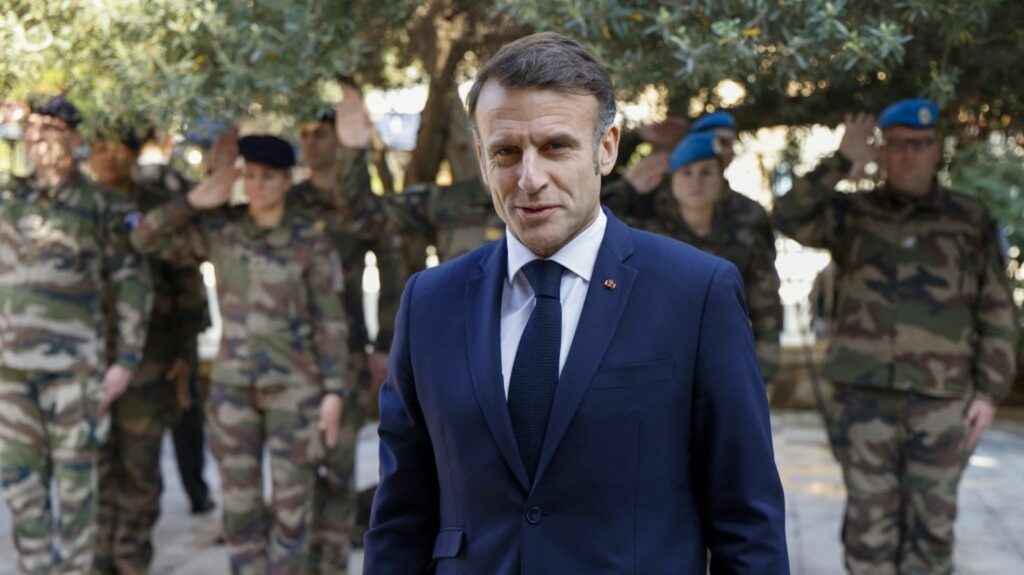 Emmanuel Macron est arrivé au Liban pour rencontrer et soutenir les nouveaux dirigeants