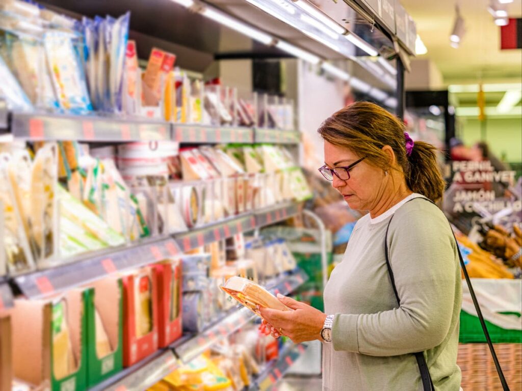 Calorie study reveals labels encourage people to eat less by just one Pringle