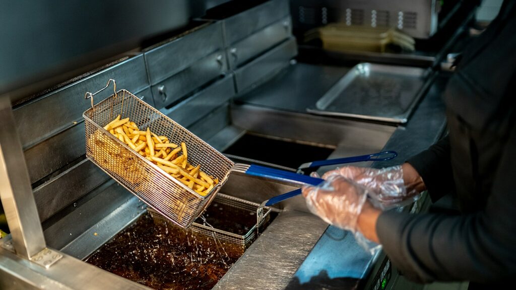 Steak 'n Shake to cook fries in beef tallow: 'Authentic way'