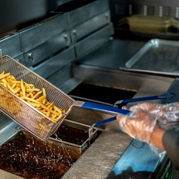 Steak 'n Shake to cook fries in beef tallow: 'Authentic way'