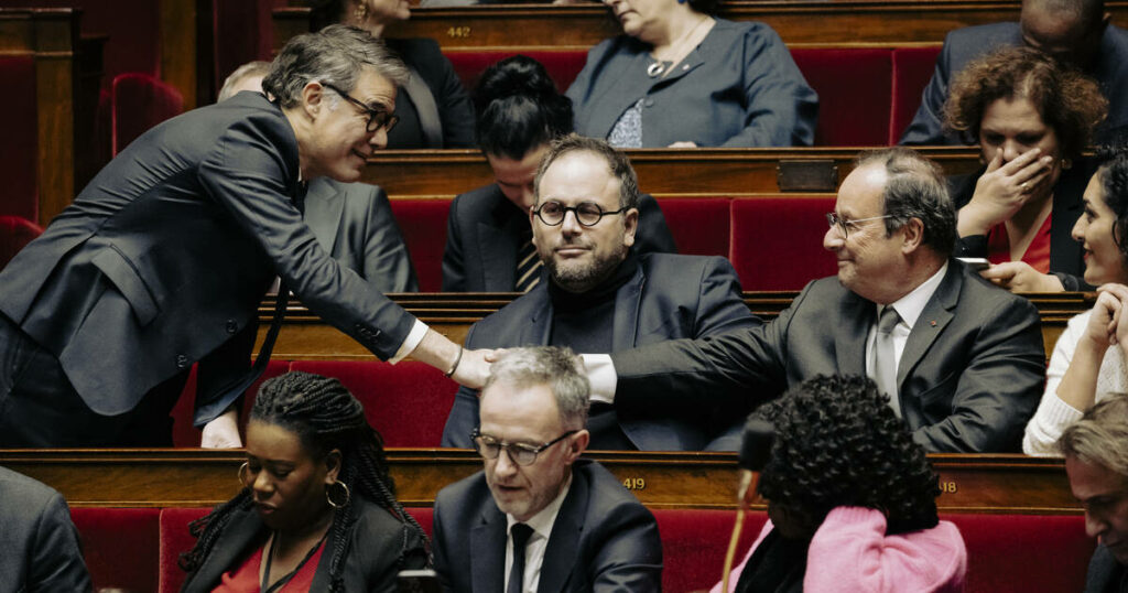 «Les militants se demandent quoi dire sur le terrain aux alliés de gauche» : au PS, la peur du retour des procès en trahison après le choix de la non-censure