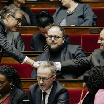 «Les militants se demandent quoi dire sur le terrain aux alliés de gauche» : au PS, la peur du retour des procès en trahison après le choix de la non-censure