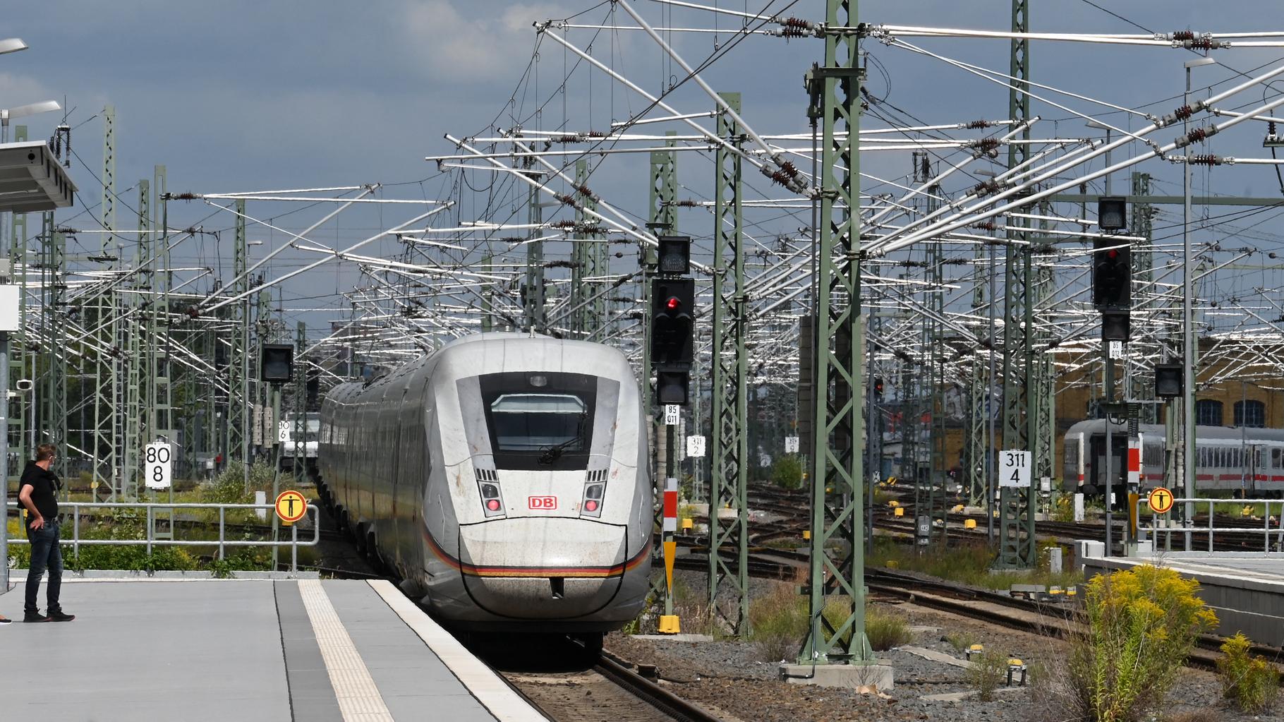 En Allemagne, un homme survit à un trajet de 30 km accroché à l’extérieur d’un TGV lancé à 280 km/h