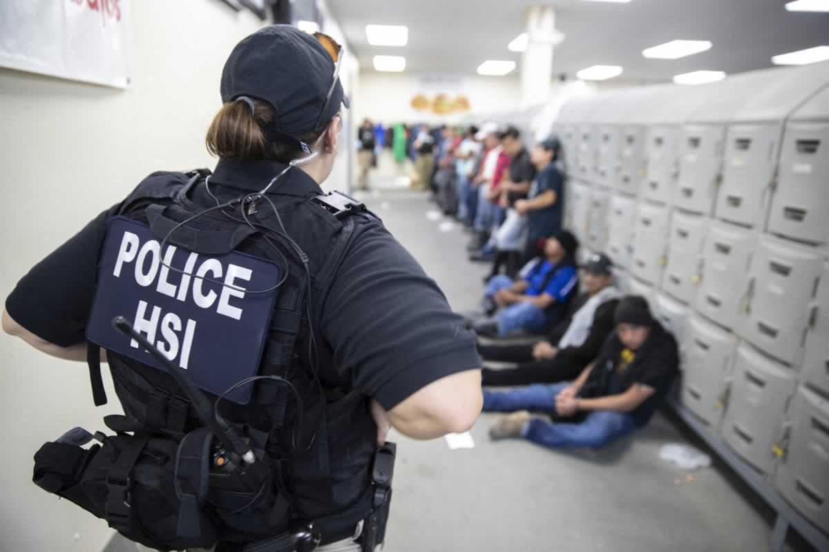 L’administration Trump va procéder à des arrestations massives de migrants illégaux dès mardi