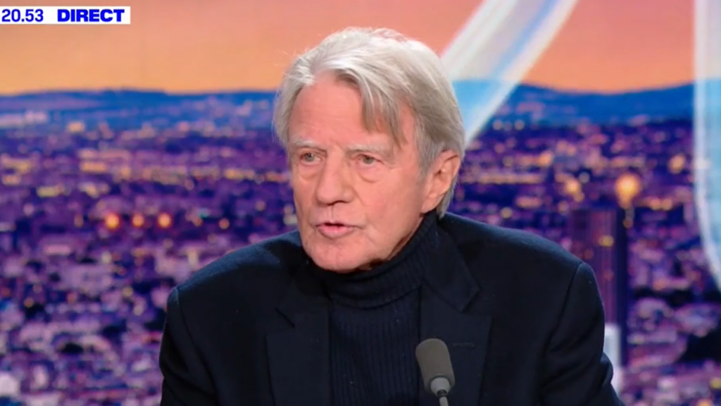 Bernard Kouchner « refuse de changer d’avis » sur l’abbé Pierre, son ami, accusé d’agressions sexuelles