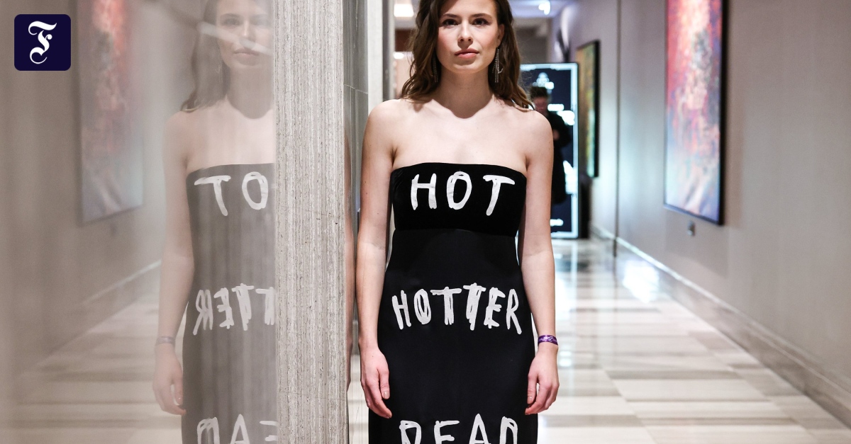 Ein Hauch Westwood-Punk: Über Luisa Neubauers Slogan-Kleid