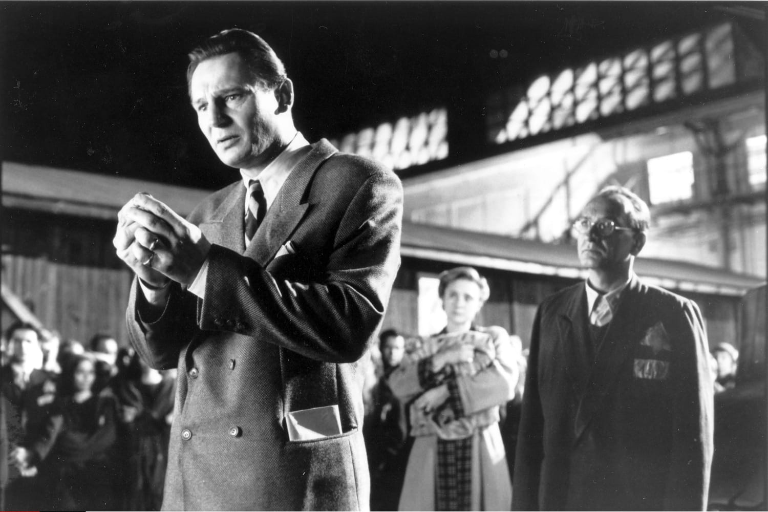 La Liste de Schindler : que symbolise la fillette en rouge dans le film de Spielberg ?