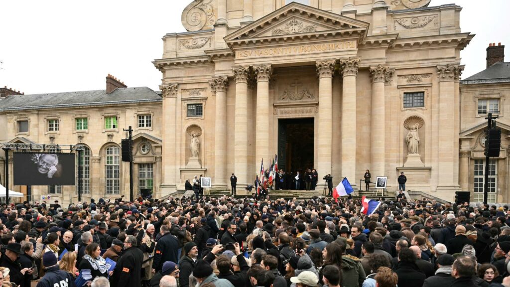 Ivanne Trippenbach, journaliste du Monde, porte plainte pour cyber-harcèlement après les obsèques de Le Pen