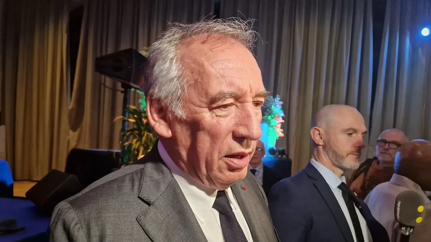 "Je serai là toutes les semaines", assure François Bayrou, en marge de ses vœux à Pau