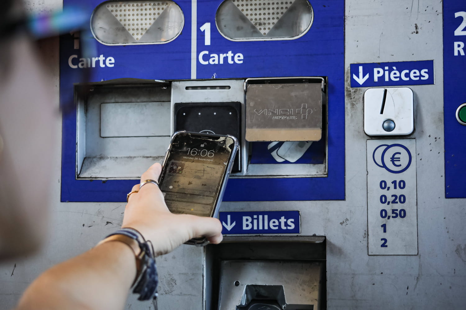 Cette amende de 135 euros surprend les automobilistes – voilà ce qu'il ne faut absolument pas faire aux péages