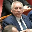 Fin de vie : François Bayrou souhaite examiner deux textes, un sur les soins palliatifs et un autre sur l'aide active à mourir