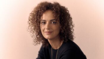 « C’est très difficile de savoir qui on est quand le monde paraît constamment instable » : Leïla Slimani raconte l’adolescence au Maroc