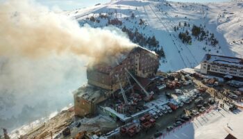 Incendie dans une station de ski en Turquie : le bilan monte à 76 morts dans un hôtel, touché par un feu "désormais maîtrisé"