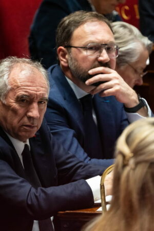 La "mauvaise idée" de Bayrou sur la fin de vie qui fâche les défenseurs de la loi initiale