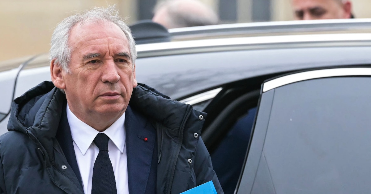 Le Premier ministre François Bayrou, à Paris le 17 janvier 2025, entend remettre les patenaires sociaux au centre du jeu