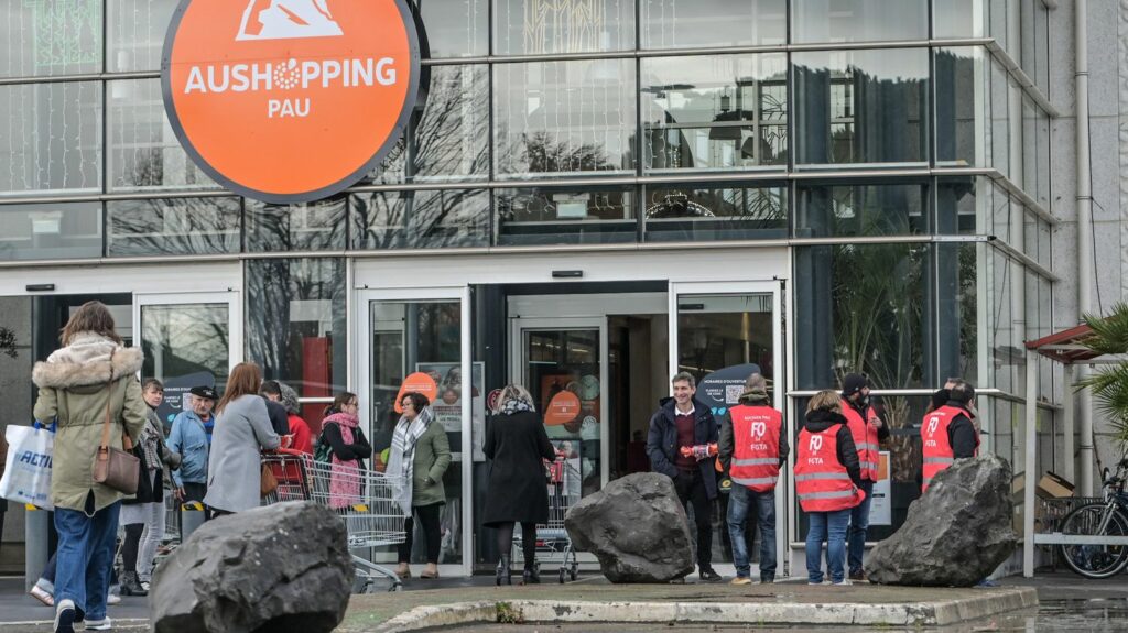 Plan social chez Auchan : la direction va "proposer des solutions" dans les autres enseignes Mulliez