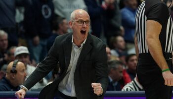 UConn's Dan Hurley unloads on referee with epic 1-liner in Huskies' overtime win: 'Did I say that?'