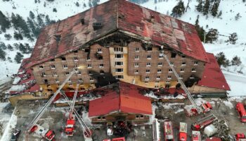 “Qui va rendre des comptes ?” L’incendie meurtrier d’un hôtel en Turquie déclenche un tollé