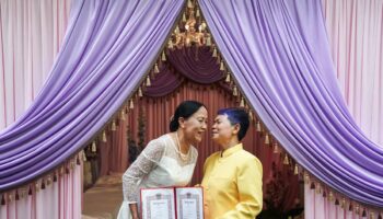 « Nous avons le droit d’aimer, comme les autres » : en Thaïlande, la loi autorisant les mariages LGBT+ entre en vigueur