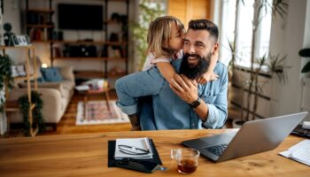 Entre le discours des pères et ce qu’ils font à la maison, il y a un décalage, montre cette étude