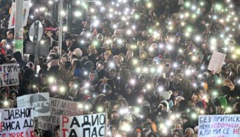 En Serbie, les étudiants, toujours mobilisés, appellent à la grève générale