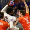 Mondial de handball 2025 : la France qualifiée en quarts de finale après sa victoire logique contre les Pays-Bas