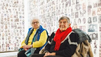 Survivantes d’Auschwitz : Esther Dzik-Senot et Ginette Kolinka, ou l’« urgence de laisser une trace »