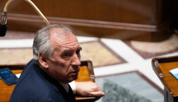 Budget : la copie de Bayrou est-elle si différente de celle de Barnier ?