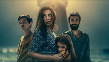 Au-delà des vagues : un thriller familial à huis clos sur Netflix