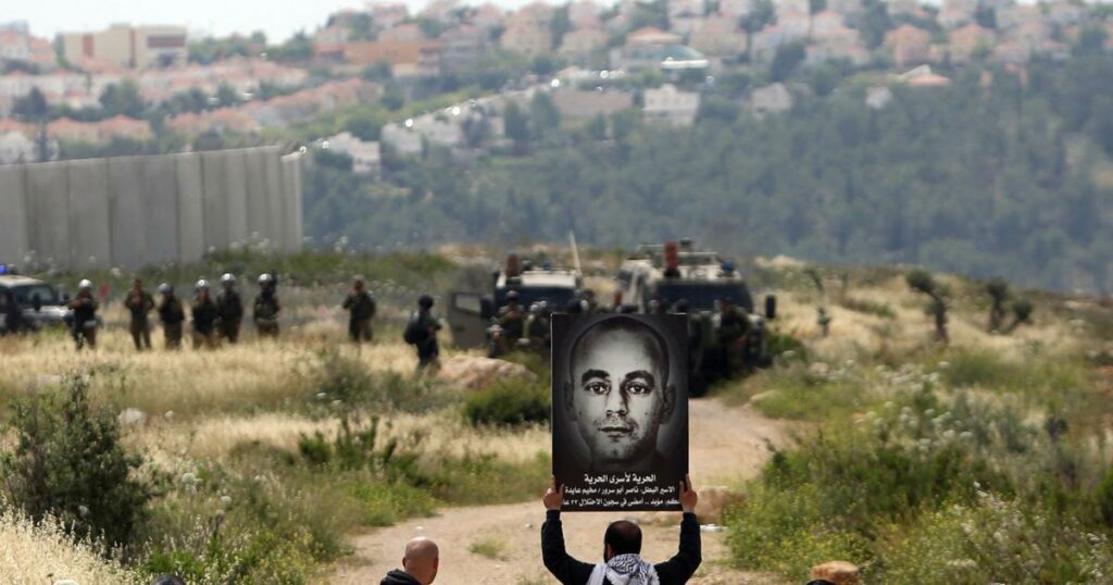 “Je suis ma liberté”, de Nasser Abu Srour, ou l’émancipation littéraire d’un détenu palestinien