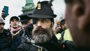 Gilets jaunes : le policier qui a éborgné Jérôme Rodrigues sera jugé par la cour criminelle