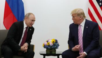 Vladimir Poutine prêt à des négociations avec Donald Trump sur l’Ukraine, mais…