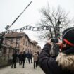 Tourisme mémoriel à Auschwitz-Birkenau : « Difficile, dans ces conditions, de conserver à un tel lieu une dimension sacrée »