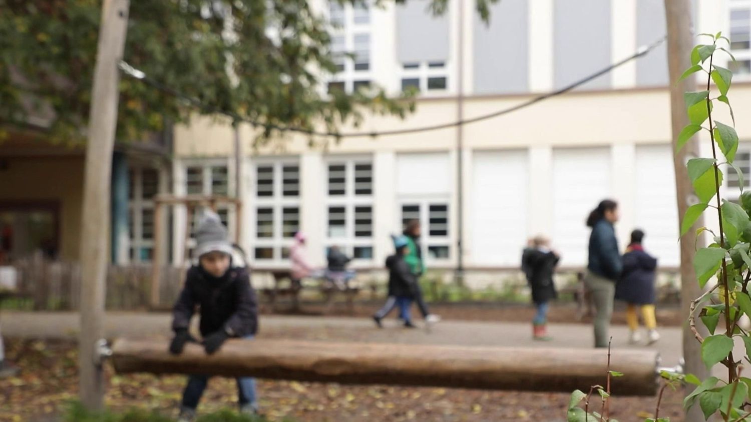 Bas-Rhin : Strasbourg expérimente des gilets connectés pour étudier l’occupation des cours de récréation