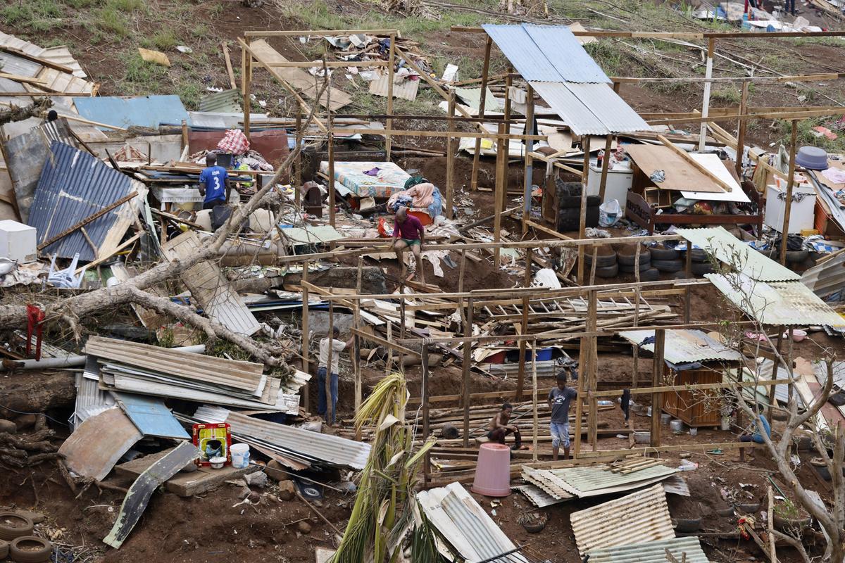 A Mayotte, le couvre-feu instauré après les ravages du cyclone Chido a été levé