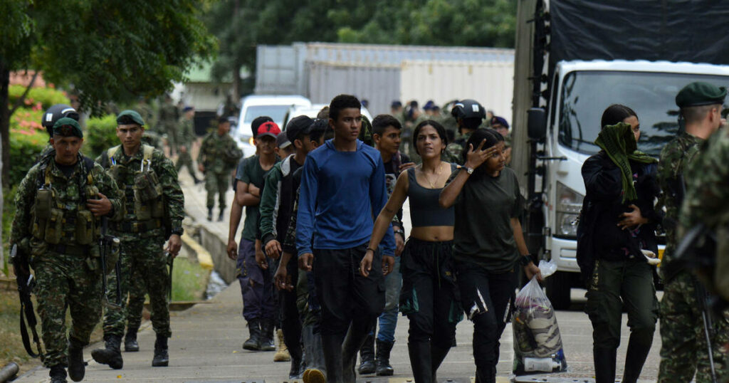 Colombie : après une semaine sanglante entre guérillas, l’armée passe à l’offensive