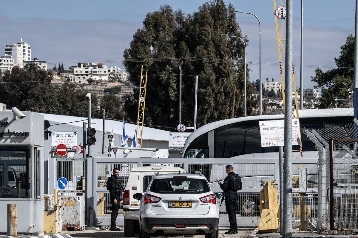 Trêve à Gaza : 200 prisonniers palestiniens libérés après le retour des quatre otages israéliennes