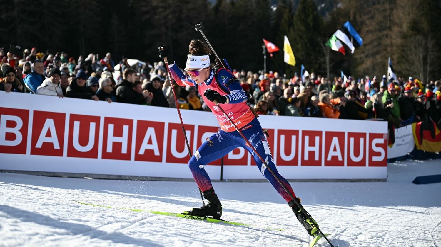 Biathlon : Lou Jeanmonnot survole la poursuite à Antholz-Anterselva, Julia Simon offre le doublé