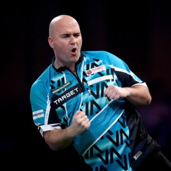 Rob Cross beats Stephen Bunting in Dutch Masters final