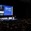 Mort de Nicolas Florian : Édouard Philippe fait respecter une minute de silence à l'issue de son meeting à Bordeaux