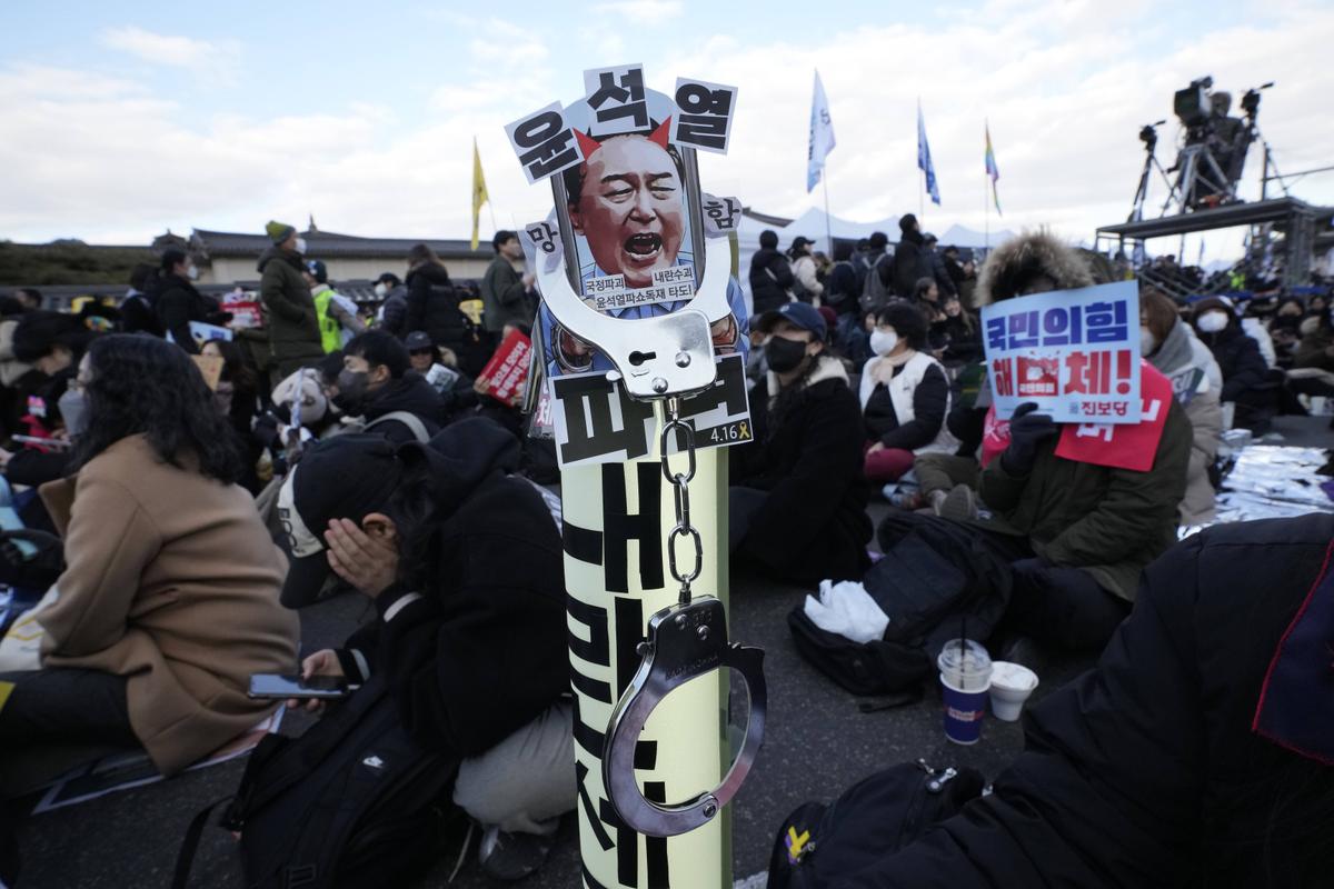 Le président sud-coréen Yoon reste en prison, inculpé pour « insurrection »