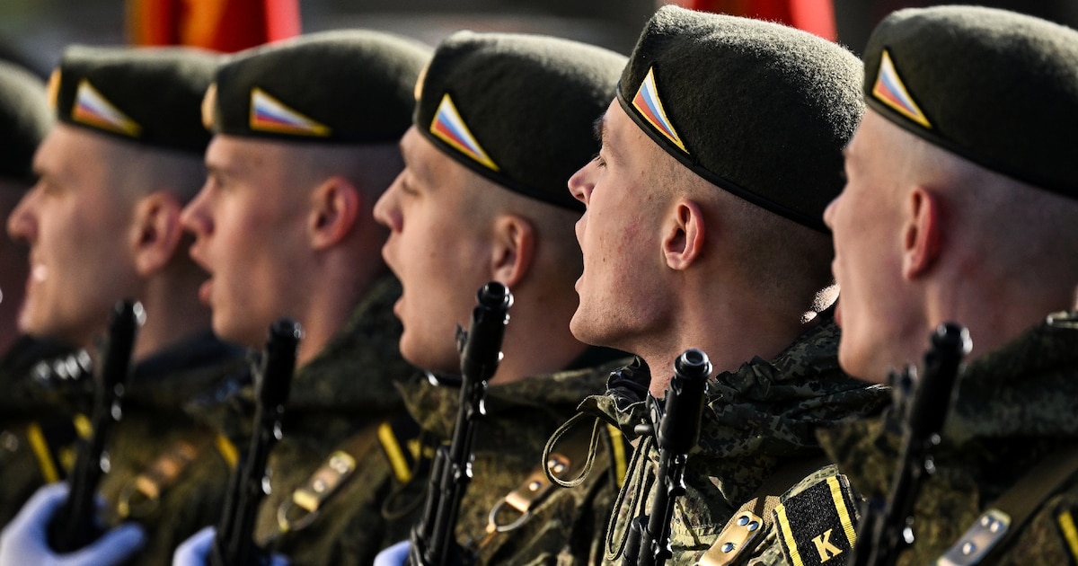 Des soldats russes participent à la répétition du défilé militaire du 9 mai, le 7 mai 2023 à Moscou