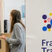 Le nombre de demandeurs d'emploi inscrits à France Travail a connu une hausse marquée au quatrième trimestre 2024 sur fond de baisse des embauches et de multiplication des plans sociaux