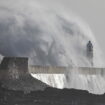 Météo : avec "un défilé de perturbations", la pluie arrive en abondance dans ces départements