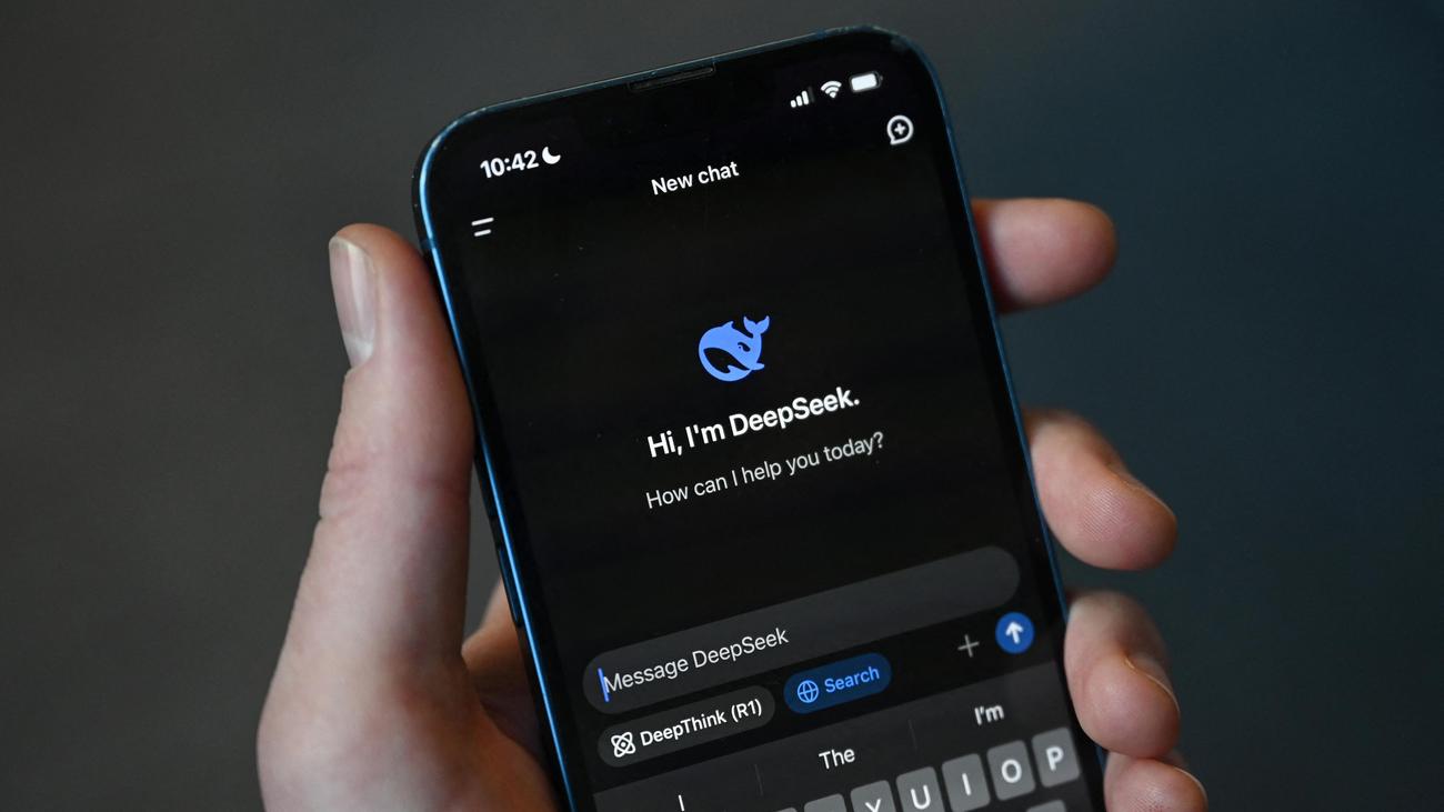 Künstliche Intelligenz: KI-Start-Up DeepSeek lässt Tech-Aktien weltweit sinken