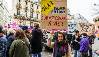 «Trompe-l’œil», «inefficace» : la politique d’égalité femmes-hommes en France étrillée par la Cour des comptes