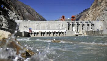 Cette photo prise le 23 novembre 2014 montre la centrale hydroélectrique de Zangmu dans le comté de Gyaca à Lhoka, ou préfecture de Shannan, dans la région du Tibet au sud-ouest de la Chine.