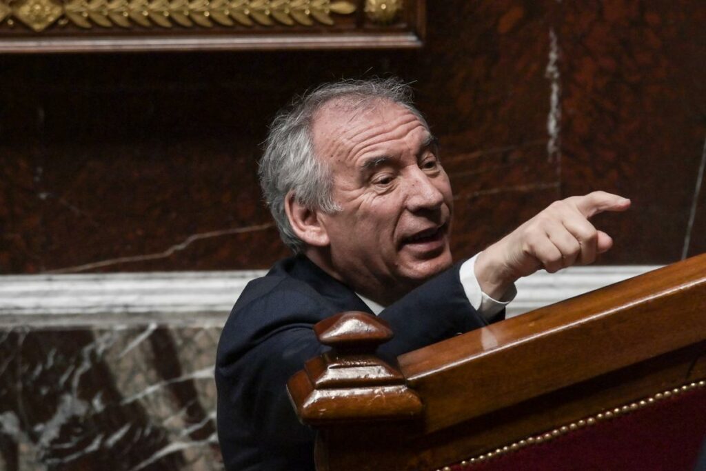 Bayrou écarte les 7 heures de travail non rémunérées et confirme certaines concessions sur le budget