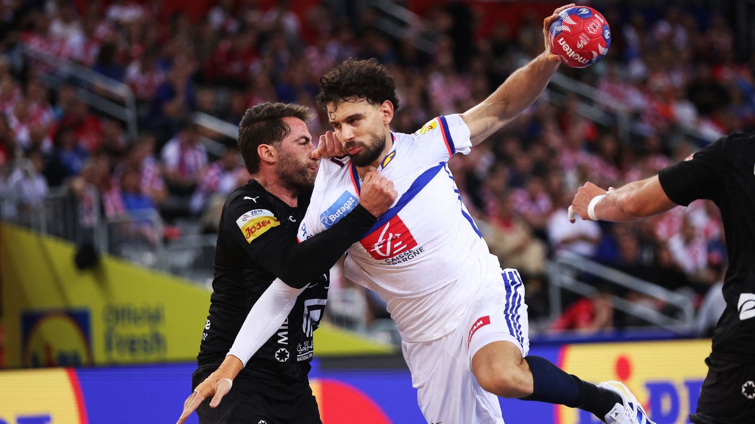 Mondial de hand 2025 : la France s'impose à la dernière seconde contre l'Egypte (34-33) et rejoint la Croatie en demi-finales