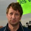 L'ex-candidat d'EELV à la présidentielle, Yannick Jadot, participe à une manifestation à Sainte-Soline, le 29 octobre 2022